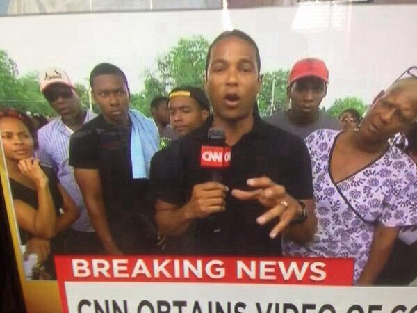 Wiki_Leaf's tweet photo. #CNN anchor @donlemon "Obviously protesters smell like #weed." WTF is that supposed to mean?! http://t.co/hCCXktbn80 http://t.co/HggamhOD8L