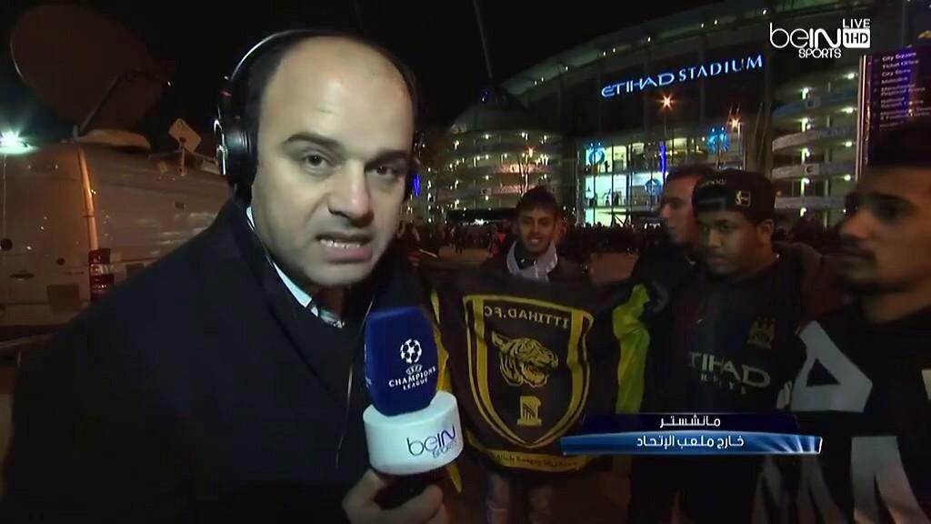 ba18418123's tweet photo. ماشاء الله شعار نادي #الإتحاد في خارج ملعب الإتحاد 

شيء كبييييير 💛😍 http://t.co/dHVM0SXN3P
