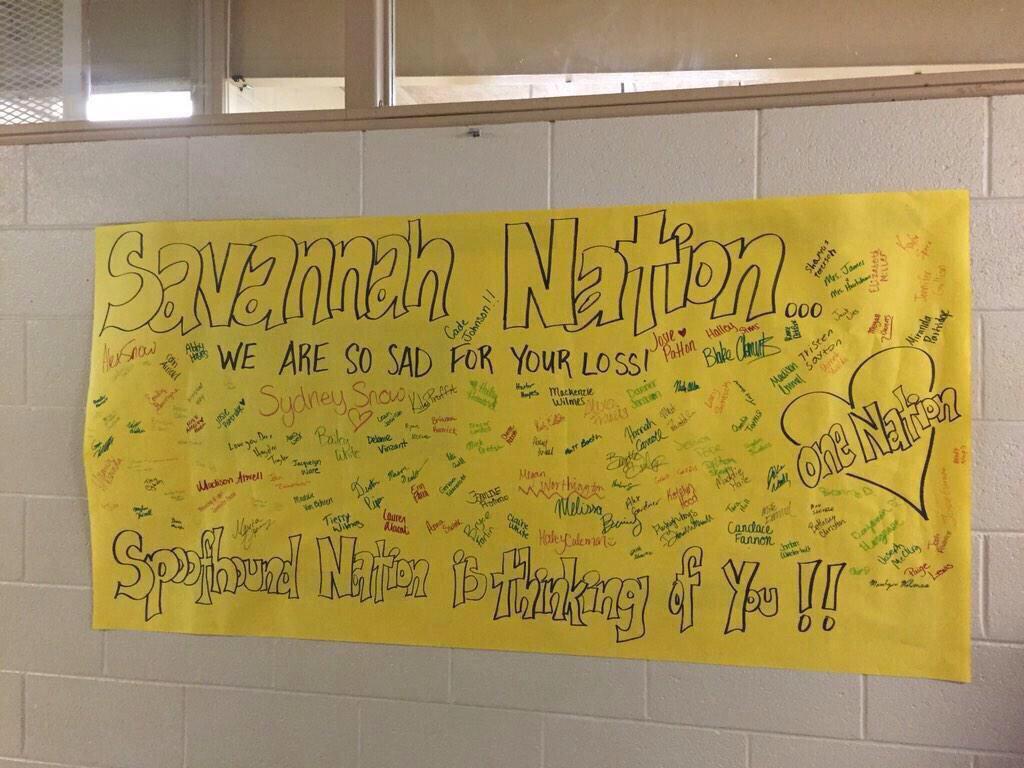 BadLuckMEC's tweet photo. Maryville shows support for Savannah. True meaning of #MECfamily #OneNation http://t.co/WZra9zvxur