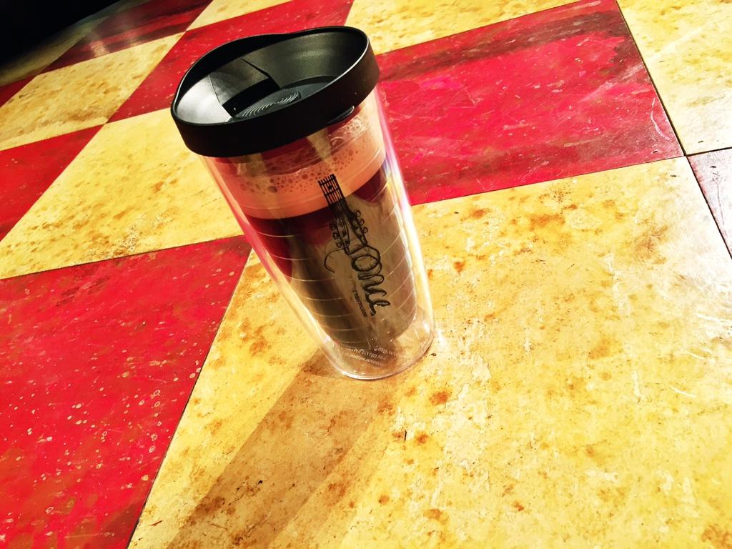 OnceMusicalLDN's tweet photo. #IntervalTweet: A pint of Murphy's onstage at the @Phoenix_ldn is the perfect end of a rockin' 1st act! #OnceRonan http://t.co/0QEcylXPwI