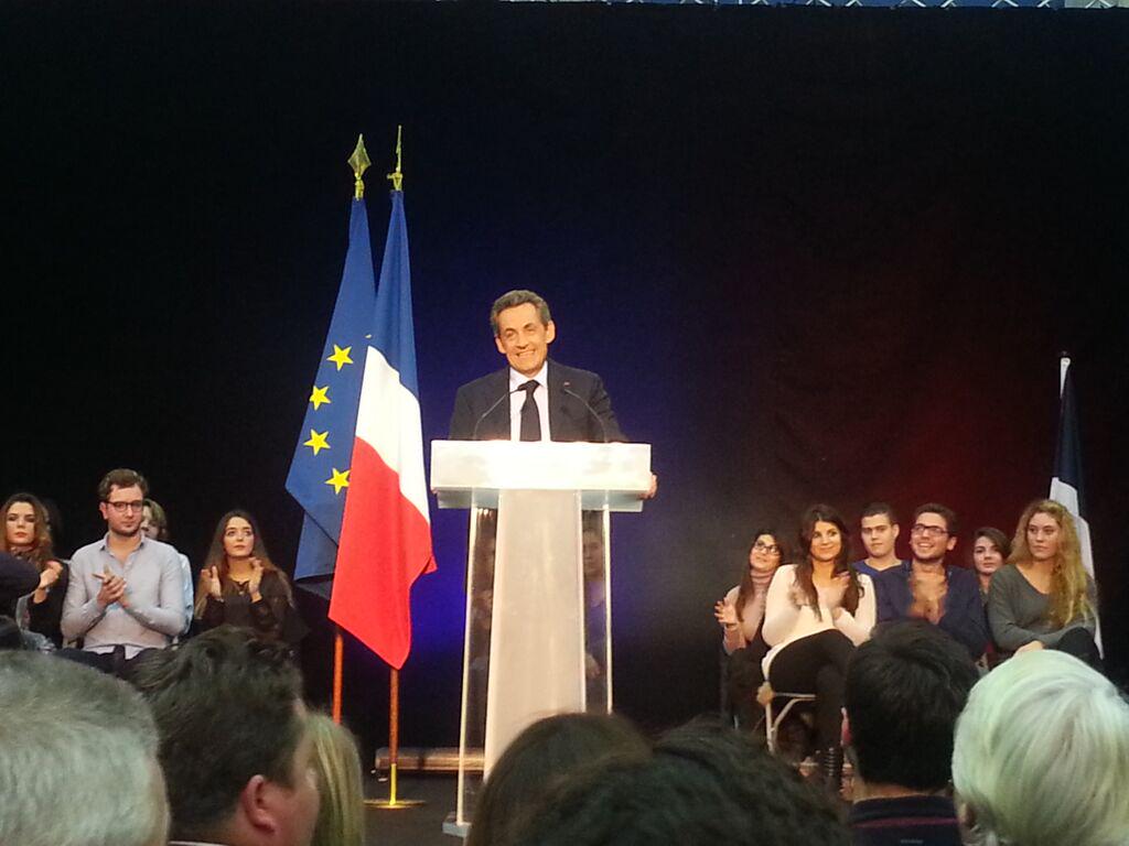 GaelleMoncomble's tweet photo. Dernier meeting de @NicolasSarkozy dans les #HautsdeSeine. Magnifique discours ce soir! #élection interne #UMP #UMP92 http://t.co/LSvFrlI2s4