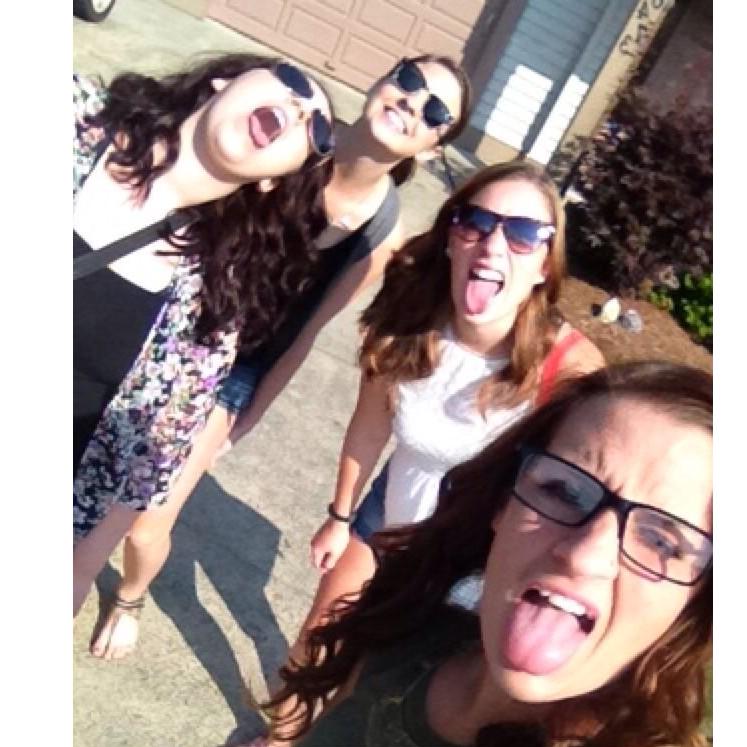 SammyVevang's tweet photo. Missing the sun and my favorite BC people today👭👭☀ @KasiahDanelle @JanayaMariee @jessicavevang http://t.co/JQRdlSSn4f