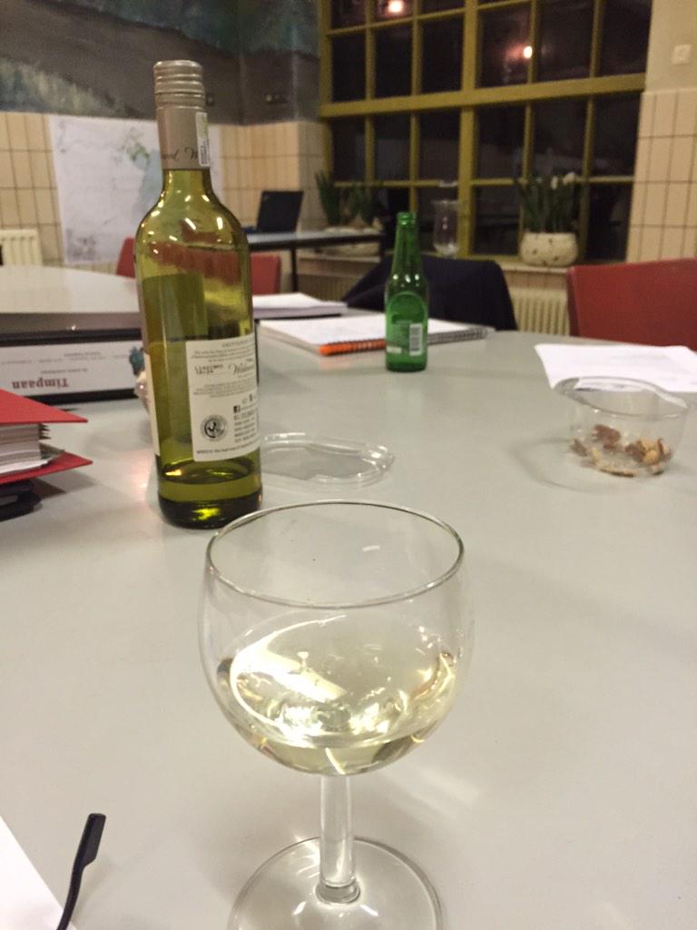 RBredewold's tweet photo. Werkatelier de huiskamer van Vinkeveen krijgt vorm. Goed overleg met #Timpaan en #Planmaat http://t.co/Mtcl66VHIF