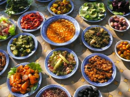 MenaraOils's tweet photo. @MenaraOils hospitality = drop by whenever, sit down, open mouth, eat eat and then some more eat. http://t.co/R3jD4mKbo2