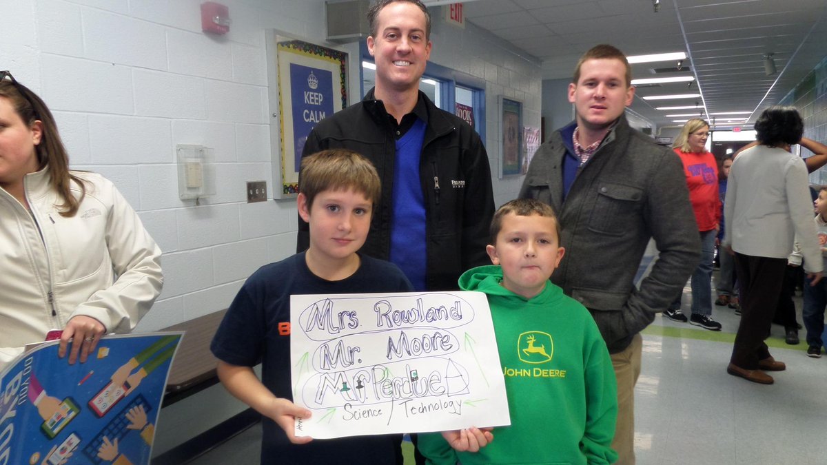 SimpsonElem's tweet photo. Career Day Friends! http://t.co/8HcoBxid3H
