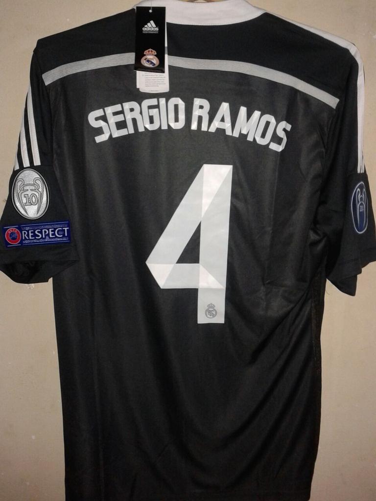 TeamEuropa14's tweet photo. 2 nuevas camisetas en Stock! La primera es la 3ra equipación del Real Madrid. Dorsal: Sergio Ramos 4. Talle L http://t.co/HGAimG75s5