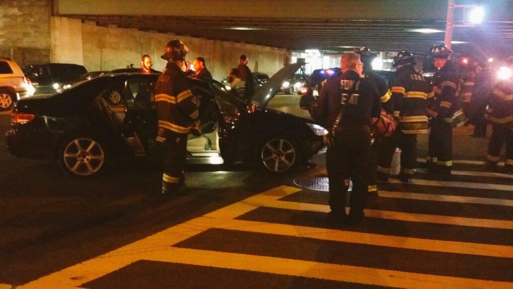 Willy11211's tweet photo. Kent x Williamsburg st west. MVA #Hatzolah #NYPD_90pct #FDNY #EMS on location k http://t.co/nyCK5e5DKJ