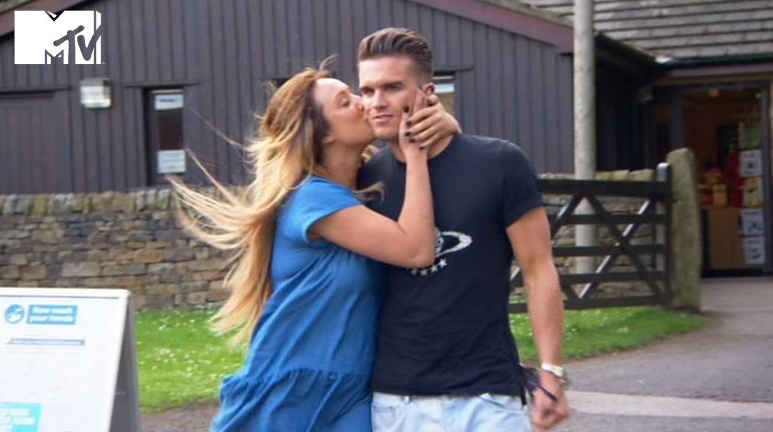 mtvgeordieshore's tweet photo. #Chaz + date = AMAZING!! #GeordieShore http://t.co/JtcHKDgp7z