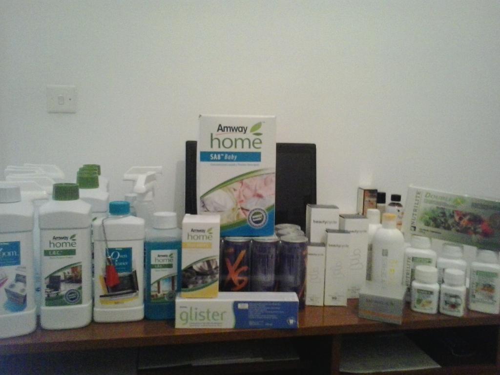 AnaLvna's tweet photo. Los productos estan ya en manos de mis clientes, disfruren. http://t.co/cd05tqv3gZ