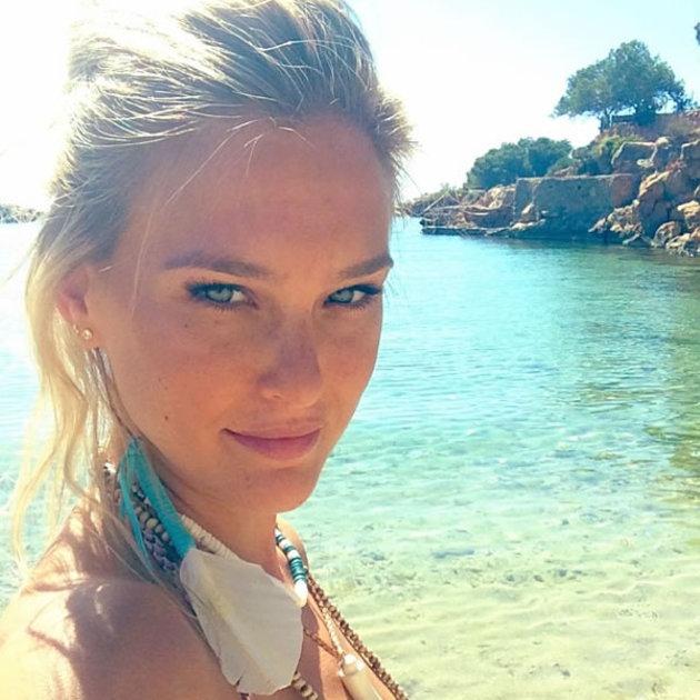 ¿Ya sigues a <a href="/BarRefaeli/">Bar Refaeli</a>
en Instagram? Después de ver estas fotos la tendrás que seguir: bit.ly/1yds0l4 "