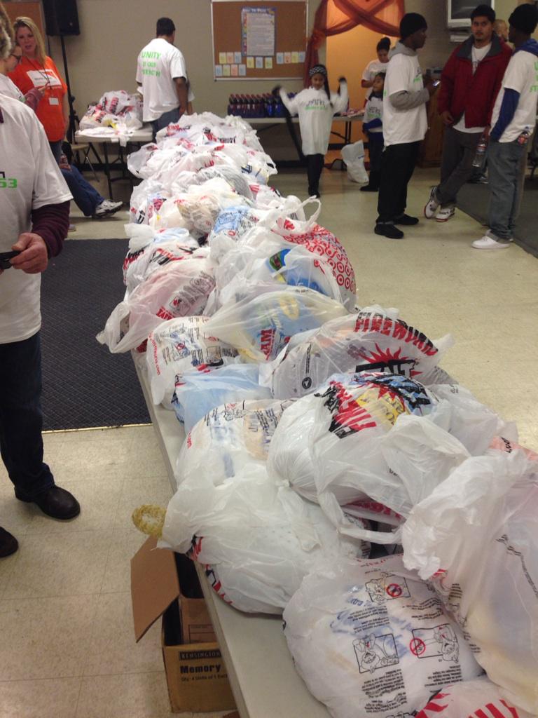 cheneyandrew's tweet photo. Helping the community on such a busy holiday! Everyone deserves a Turkey on Thanksgiving! #Project253 http://t.co/mHEelQOL4P