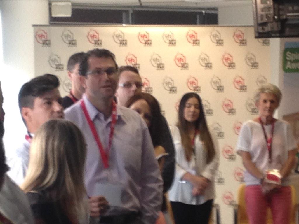 rossdgr08's tweet photo. #RFR #huddle #sharing @RavingFanRevolt @cobz24 @GreenDragonFell @ST2010 @KatDombkins @ShamsidaP http://t.co/P5XxzOag3T