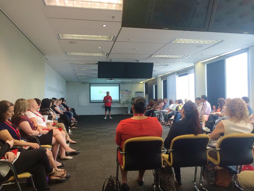 RavingFanRevolt's tweet photo. @ST2010 sharing at #rfr #dowhatyoulove #LoveWhatYouDo http://t.co/F2v0r8fnbb