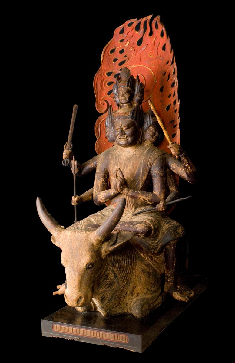 気品と威厳に満ちた仏像 かんのん道をゆく(4) 気品と威厳備えた眼差し 妙なる曲線美に心