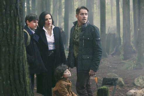 mssiuansanche's tweet photo. But this is actually the first Hood-Mills Family picture. http://t.co/wrWzO4BnSt