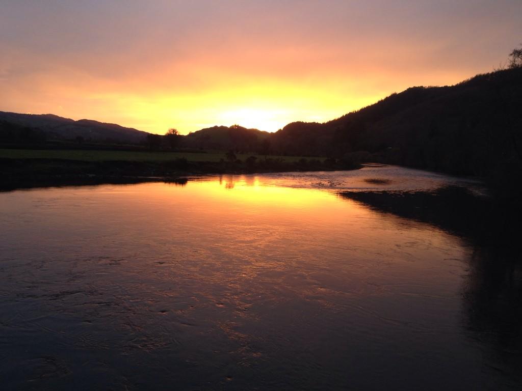 Today's Sunset taken from Dyfi Bridge. Wouldn't want to live anywhere else in the world. #DyfiValley