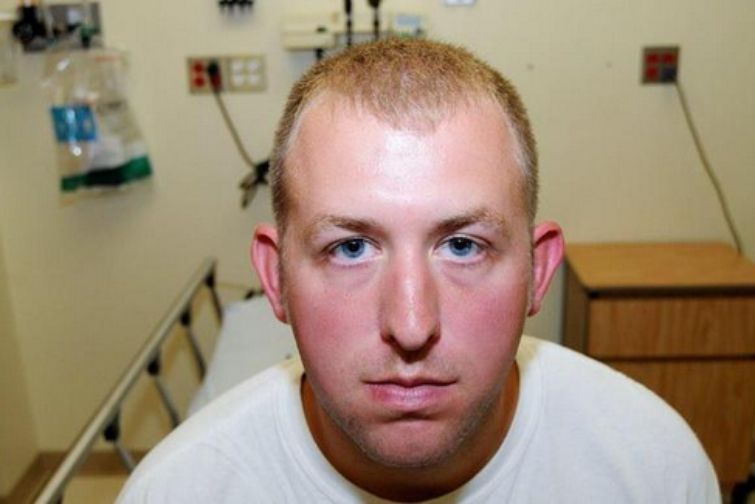 voxdotcom's tweet photo. Officer Darren Wilson's story is unbelievable. Literally. http://t.co/vRVD9mlTJX http://t.co/6Bpu1vWUPf