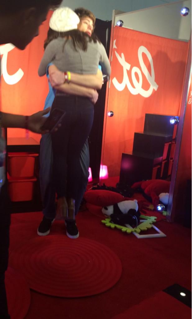 thanksmendes's tweet photo. #neverforget @JackDail u give the best hugs #jackdm http://t.co/iSweHDDhIz