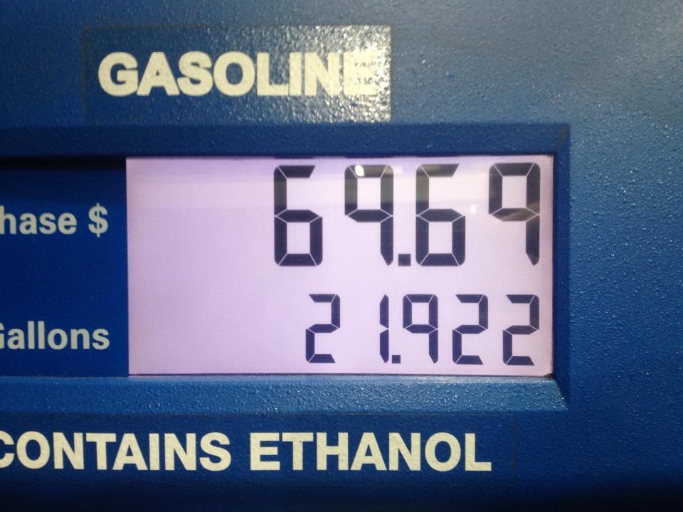 GHDom's tweet image. For the record, I have a 22 gallon tank. Also, best gas price ever. #ThatWasClose #69 #OnlyDinnerFor2 #AlmostEmpty