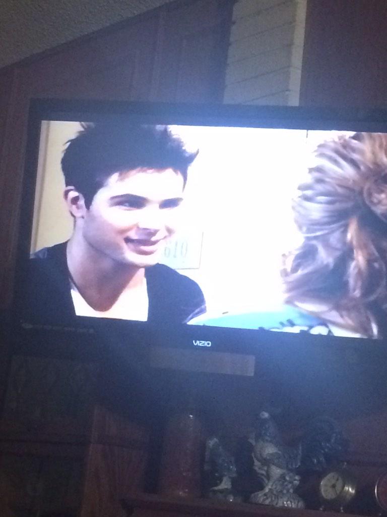 legallyyblonde_'s tweet photo. Throwback @codylongo #nickyrusso #makeitorbreakit http://t.co/c2dbdFEYkx