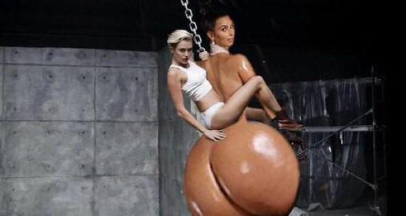 I KIM IN LIKE A WREEEEEEEECKING BALL