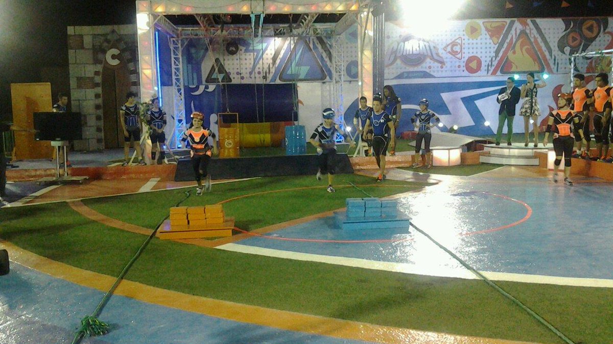 RTS_CombateEc's tweet photo. ¡El circuito "Ladrilleros" define al ganador de esta noche en #La5taDeCombate! #MasEcuatorianoQueCombateNinguno http://t.co/T1QtYmnhtZ