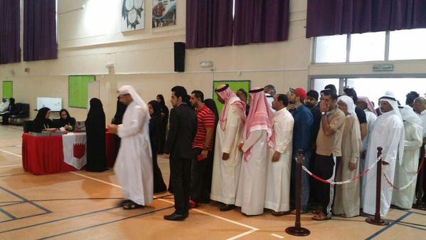 Mohammed_Riffai's tweet photo. At "Moment of Truth", #Bahrain DISTINGUISHED "National Call" from "Religious Call"! http://t.co/xD1JrxwaaV