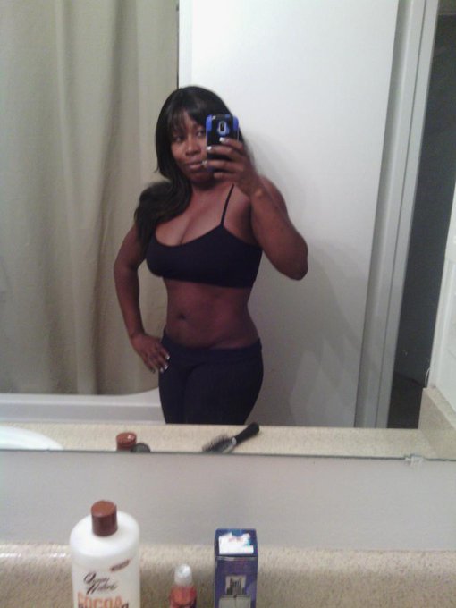 Pre-thanksgiving body selfie http://t.co/asU6I95tJl<a href="/tag/mirrorselfie"class="tags"><span>#mirrorselfie</span></a><a href="/tag/mirrormonday"class="tags"><span>#mirrormonday</span></a>