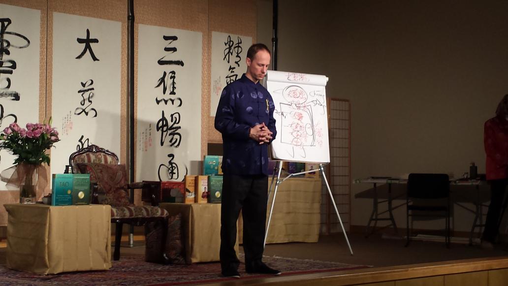 drandmastersha8's tweet photo. #MasterDavid .@davidlusch #Chants with #Tao V Participants + Tai Chi Movements for Dantian strength http://t.co/XWRzx6Nz2p