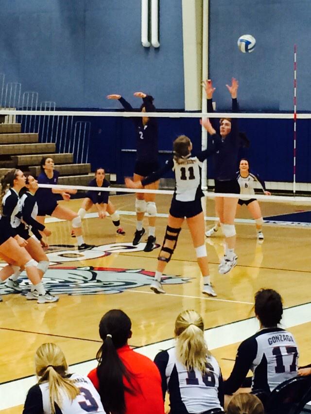 ZagVarsityClub's tweet photo. Awesome to see @ZagsVball @dnielson11 in action tonight!  Congrats on the win tonight ladies! http://t.co/I0e4gAatrZ