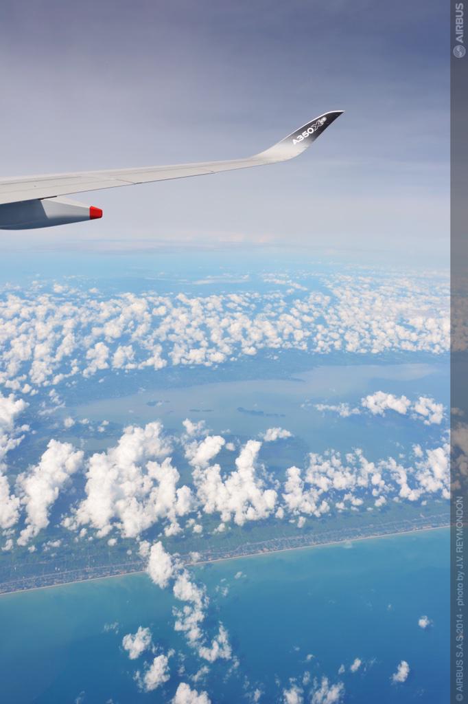 Airbus's tweet photo. From BKK to KUL...
#A350XWBtour http://t.co/VFqP6nUUuH