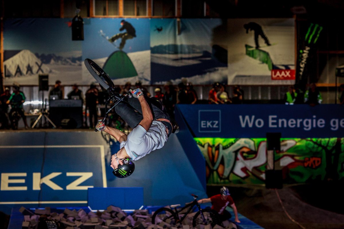 MonsterEnergyAT's tweet photo. Hier geht's zum Recap des #Bikepark #Openings mit @samreynolds26, @KunAdam und #SimonMoratz!
http://t.co/pGWpkDaR8W http://t.co/LBqCGifYiz
