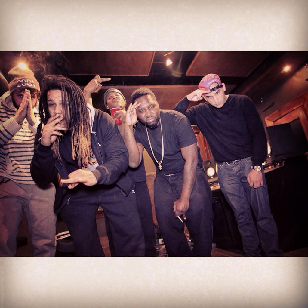 BossBoySDOT's tweet photo. #weareALLclean #welit #frontline #yildbunch #highlife http://t.co/4LAIFhBliB