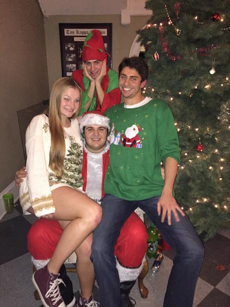 tonychynoweth's tweet photo. Santa pictures, ginger bread houses, and getting really smashed #fireball http://t.co/DshH8CUHnG
