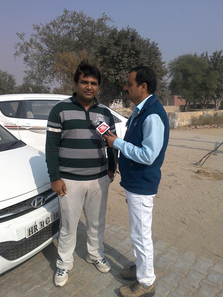Sunilbibipur's tweet photo. Aaj tak  team interview late hue http://t.co/U8CB4HwMJ4