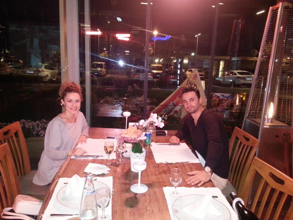 krdeşimle aramda 72.5B takipçi fark var bunu kimle konusmam lazim ? baslarim twitiriniziitirivitizitt.. czztt.. bit..