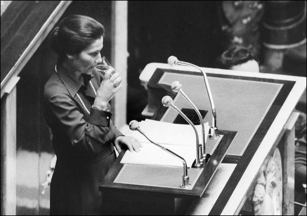 lemondefr's tweet photo. Le droit à l'avortement a 40 ans http://t.co/LCFvlwdSPX // http://t.co/ckLtJCXdWr
