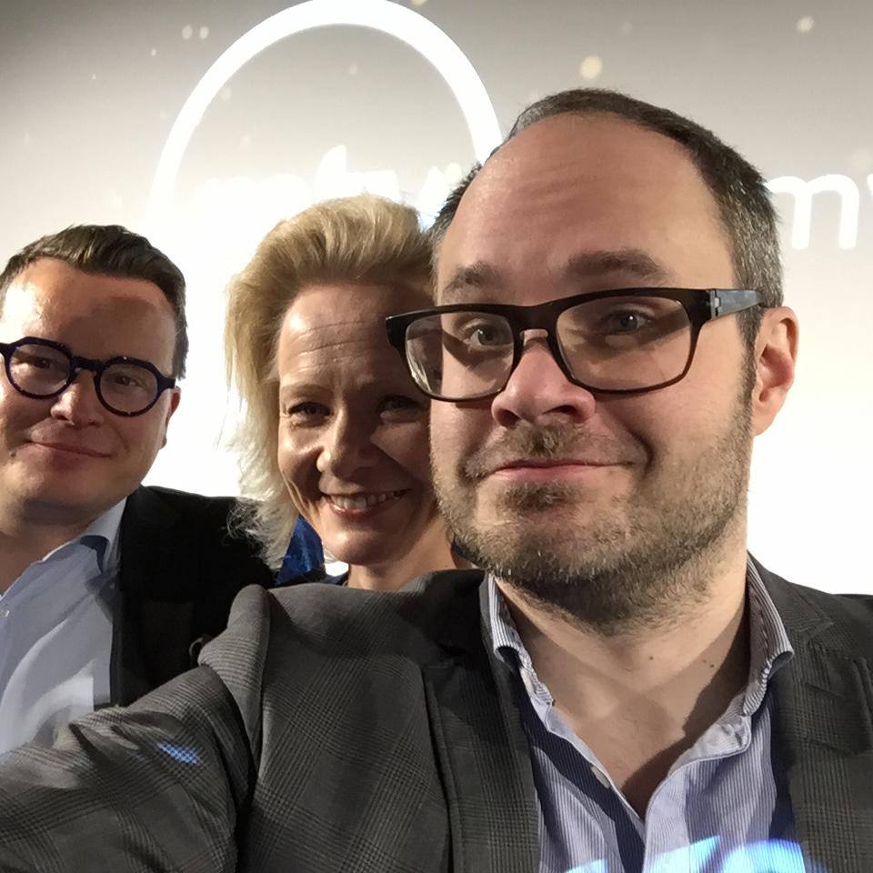 TuomasEnbuske's tweet photo. Kumpi on isompi vuonna 2050, #Lahti vai #Tampere? Pauliina Ahokas ja @VilleTolvanen keskustelevat. #uusiMTV #ELCrew http://t.co/XhyfDqmxjG
