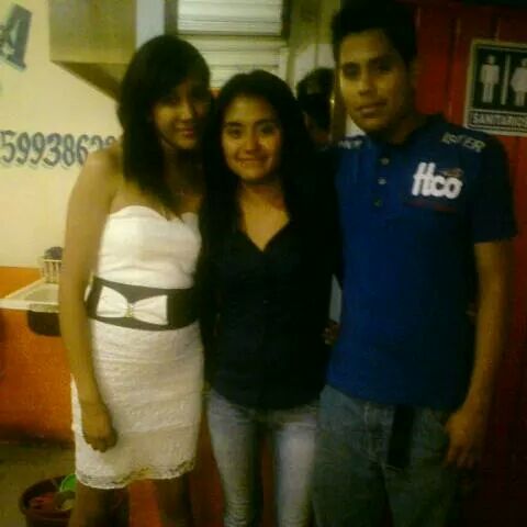 23Chuby's tweet photo. quiero a mis dos súper hermanas las adoro http://t.co/uuD4p3kEAt