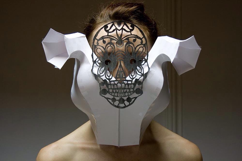 DER TOD UND DAS MÄDCHEN - eine Interpretation aus Papier:  spicy-paper.blogspot.com/2014/09/der-to…
#Paperart #Paper
©Foto:<a href="/SpicyPaper/">Tobias Binderberger</a>