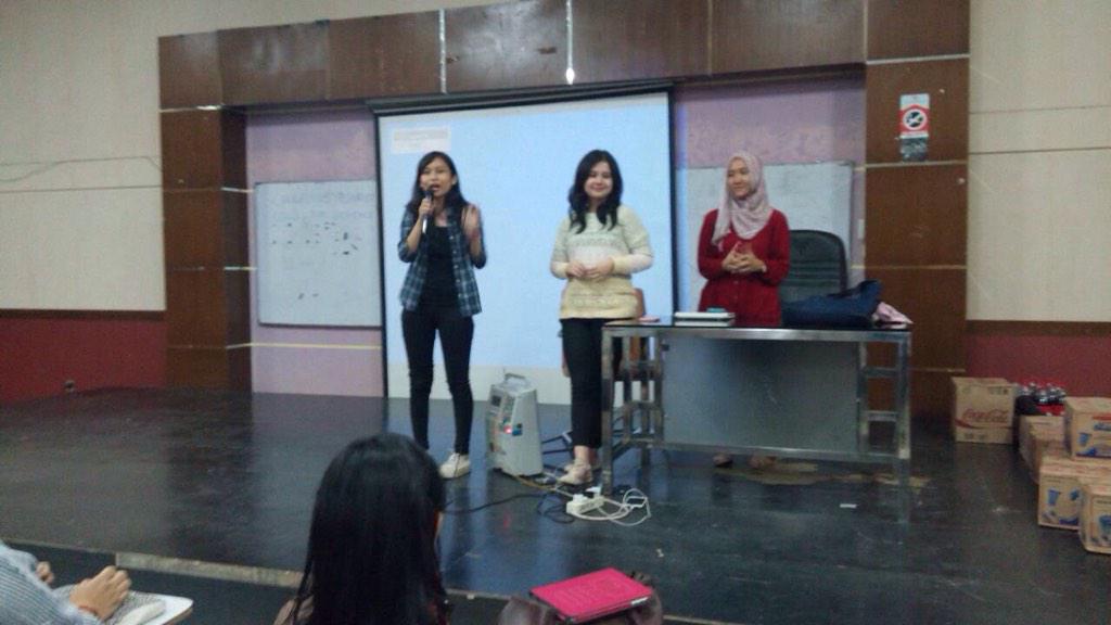PNMHIIXXVI's tweet photo. Panitia SUPERTEAM sedang mengadakan rapat pleno evaluasi PNMHII XXVI http://t.co/8e15sTWw2v