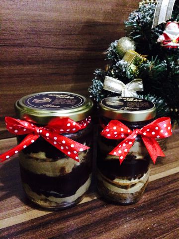 marcellaph8's tweet photo. Opera 350gr &amp; 150gr #Jarcake #jarcakebandung #cakeinjar #cake #cakejar #cakejarbandung #Jarcake http://t.co/vznIkfDhve