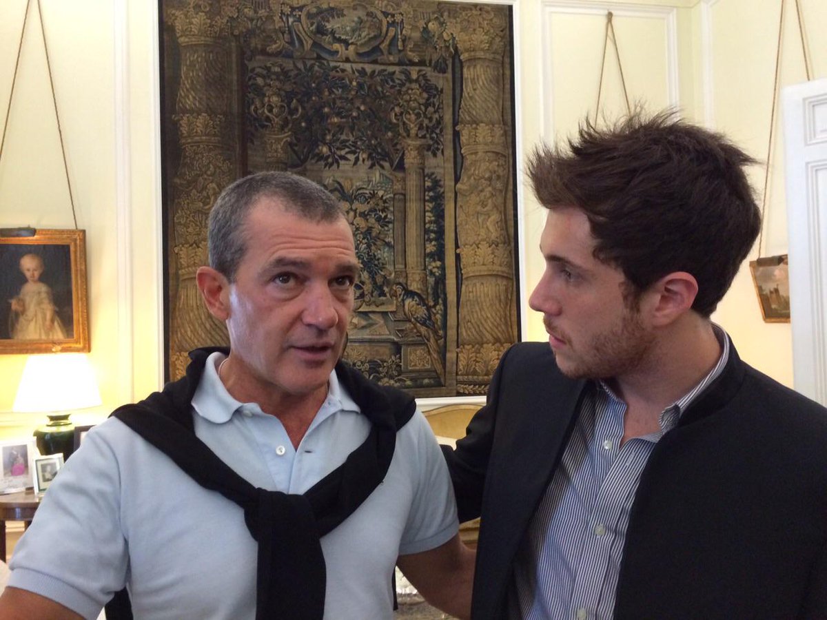 franjg's tweet photo. Acompañando a Antonio Banderas en la presentación de su nueva fragancia, King of Seduction. Ya disponible! http://t.co/233hMN29YS