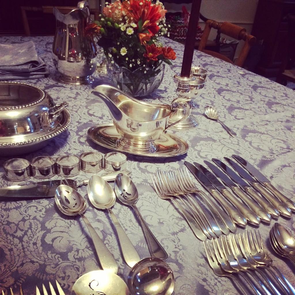 SterlingStrands's tweet photo. How are you getting ready for the Holidays? This is what we are doing at the Savage Home. http://t.co/fRO8S5Rc7Z