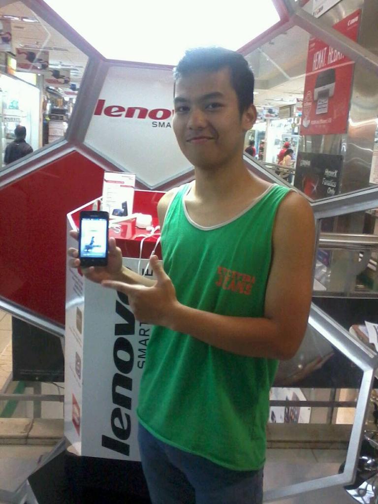 samuelcevinfs's tweet photo. @lenovomobileid #lenovomuszik #lenovoPOL http://t.co/l0h5CLd3Km