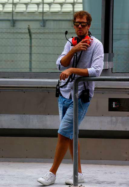 Vettelians4ever's tweet photo. Vettel in @ScuderiaFerrari (Part 5) http://t.co/pLrTZfACO9