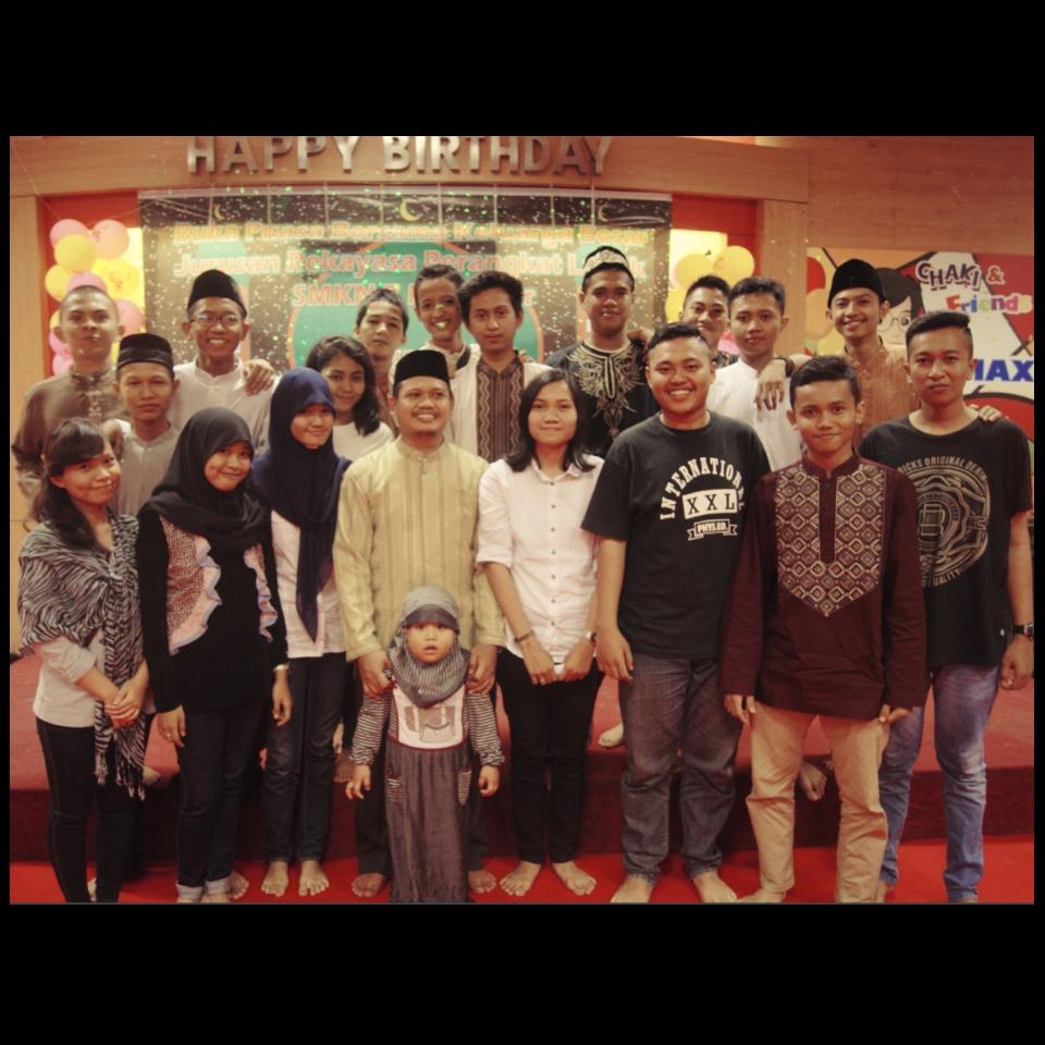 glory_TIK's tweet photo. 😍😘❤ @GTik_art: Inimah keluarga, bukan temen😆💋💞👏 #glory_TIK http://t.co/91QRgoCIhX