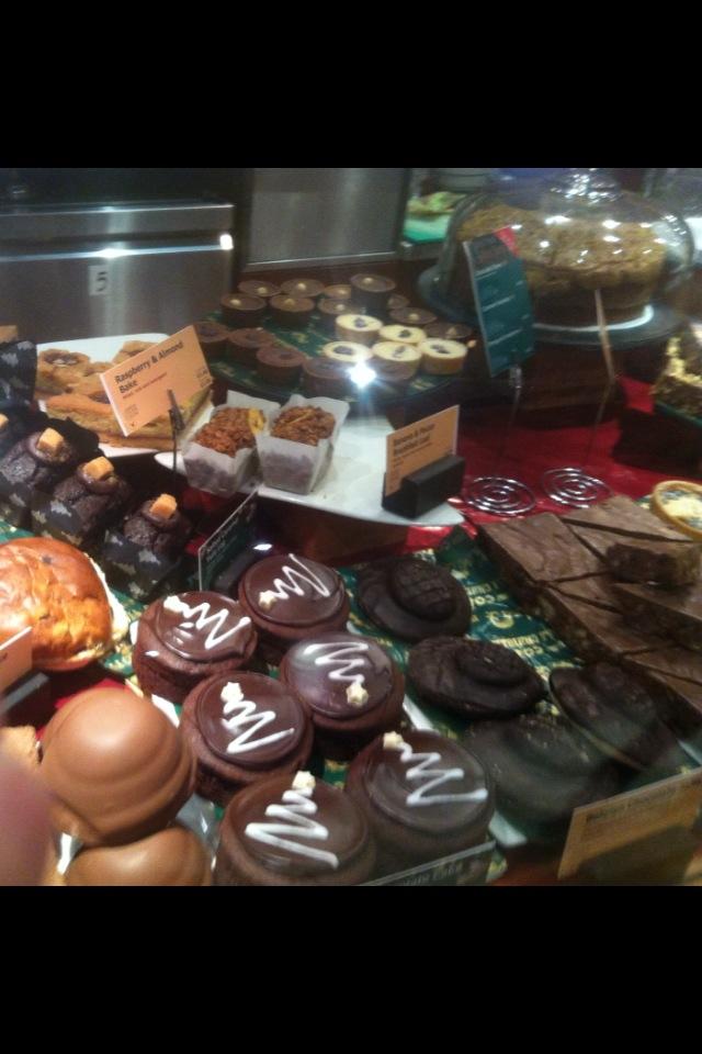 Curvesnotlumps's tweet photo. Currently sat near these bad boys 😍😍😍😍
I'm perfectly content with my skimmed latte, yep perfectly content 😒 http://t.co/aG9gtdLm2d