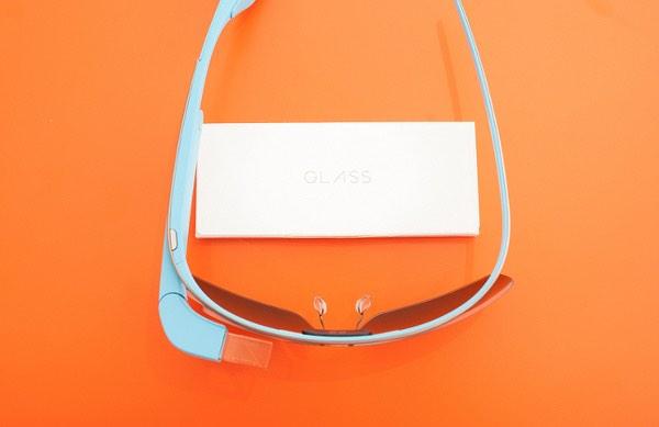 Les #GoogleGlass ne sortiront PAS mais une nouvelle version est déjà prévue chez #Google aruco.com/2014/11/google… #iot