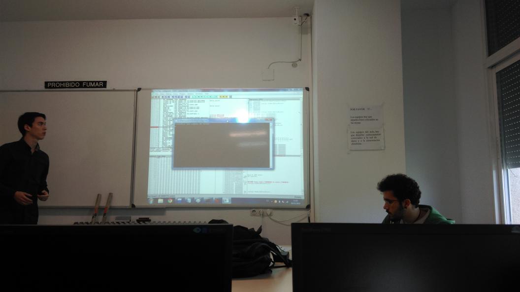 gody11's tweet photo. @lbdp_oficial nos muestra olydbg para #Auditar nuestro software en #ALI #SmartPoliTech http://t.co/NJ4PNyIkC4